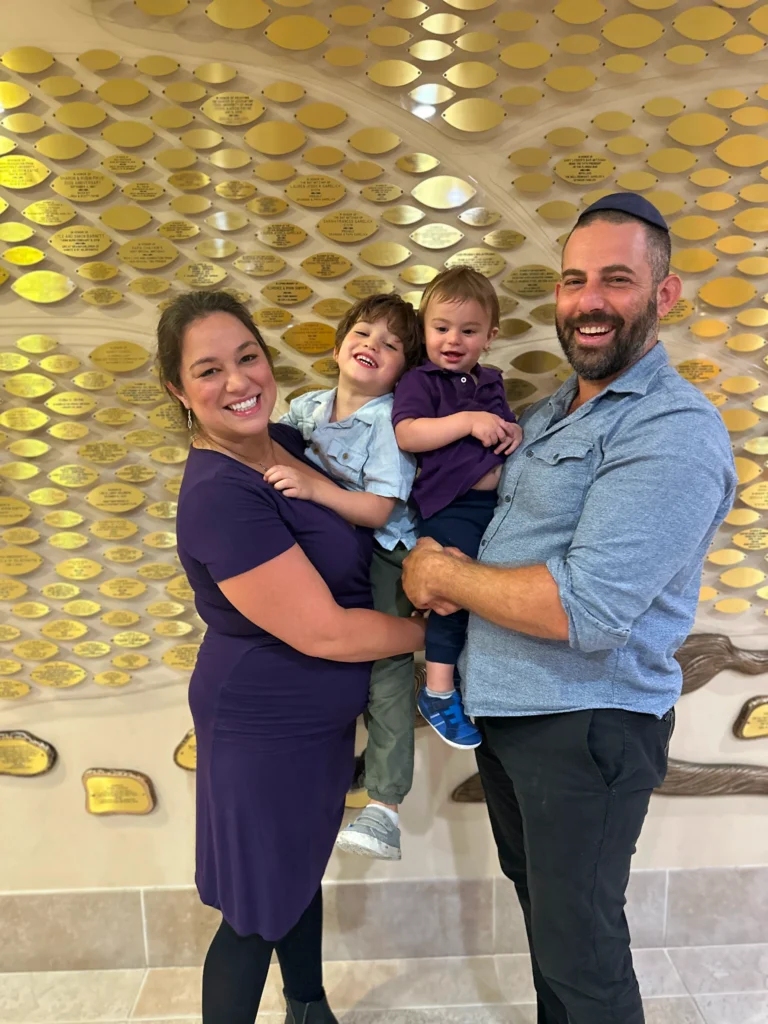 Family Connector, Tamara Lipnic